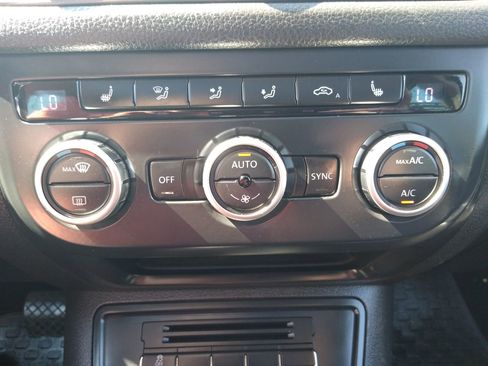 Used 2014 Volkswagen Tiguan SEL image 22