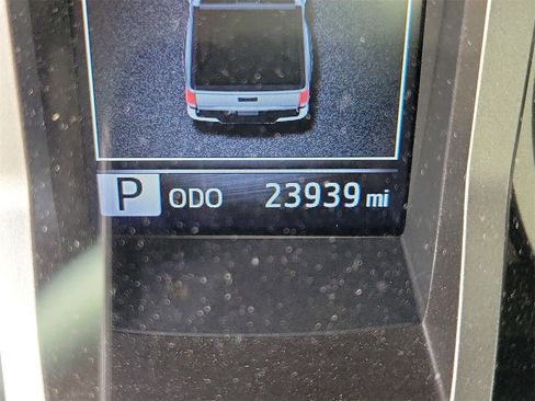 Used 2022 Toyota Tacoma Limited image 22