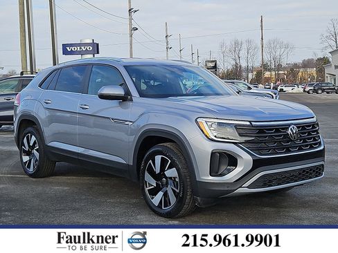 Used 2025 Volkswagen Atlas Cross Sport SE image 1