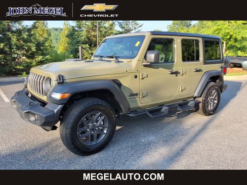 Used 2025 Jeep Wrangler Unlimited Sport AWD/4WD image 1