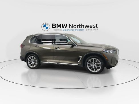 New 2026 BMW X5 xDrive40i w/ Climate Comfort Package image 5