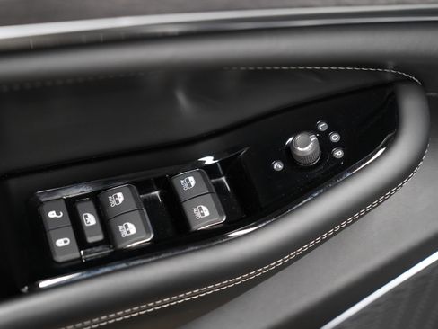 Used 2023 Jeep Grand Cherokee Overland image 17