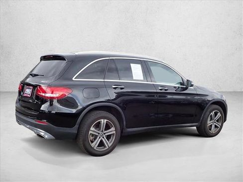 Used 2018 Mercedes-Benz GLC 300 4MATIC image 4