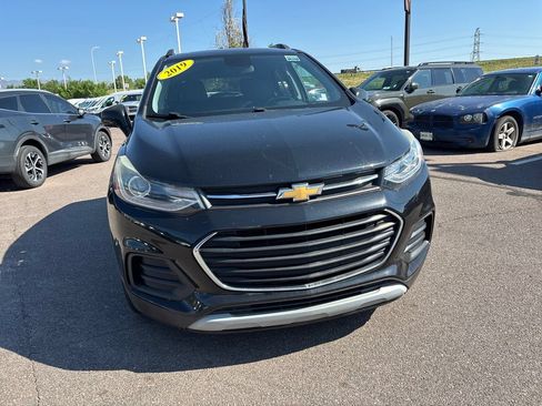 Used 2019 Chevrolet Trax LT w/ LT Convenience Package FWD image 5