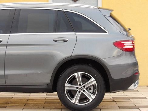 Used 2019 Mercedes-Benz GLC 350e 4MATIC image 9