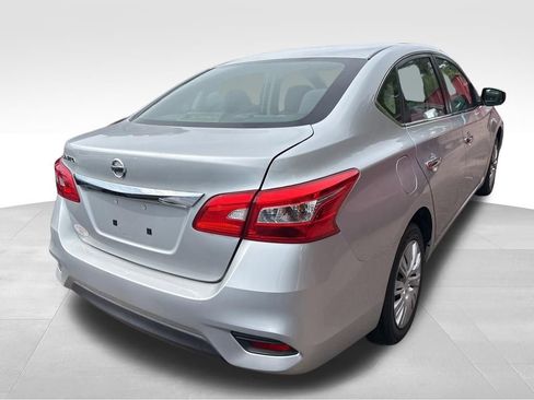 Used 2019 Nissan Sentra S FWD image 5
