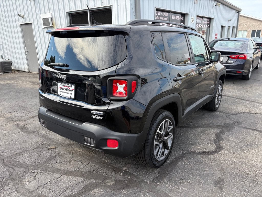 Used 2017 Jeep Renegade Latitude w/ Cold Weather Group AWD/4WD image 3