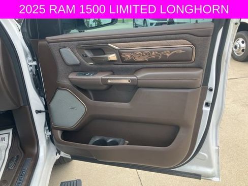 Used 2025 RAM 1500 Limited AWD/4WD image 14