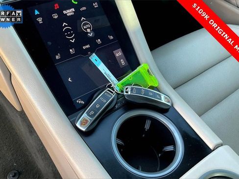 Used 2022 Porsche Taycan image 11