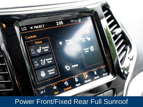 Used 2019 Jeep Cherokee Limited w/ Luxury Group AWD/4WD image 32