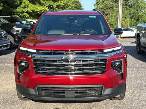 New 2026 Chevrolet Traverse LT w/ Sun and Wheel Package FWD image 2