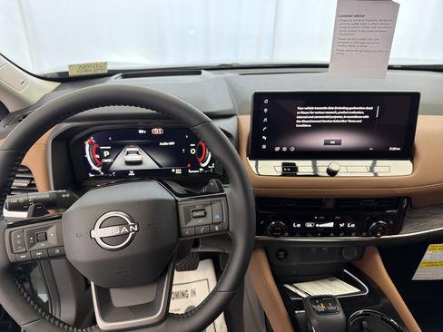 New 2026 Nissan Rogue Platinum AWD/4WD image 4