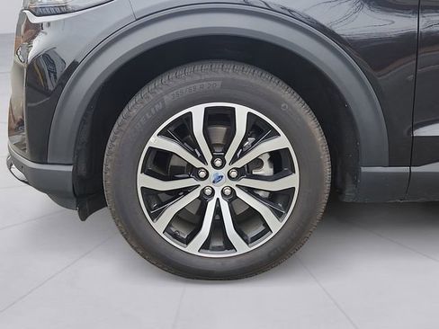 Certified 2025 Ford Explorer ST-Line image 9