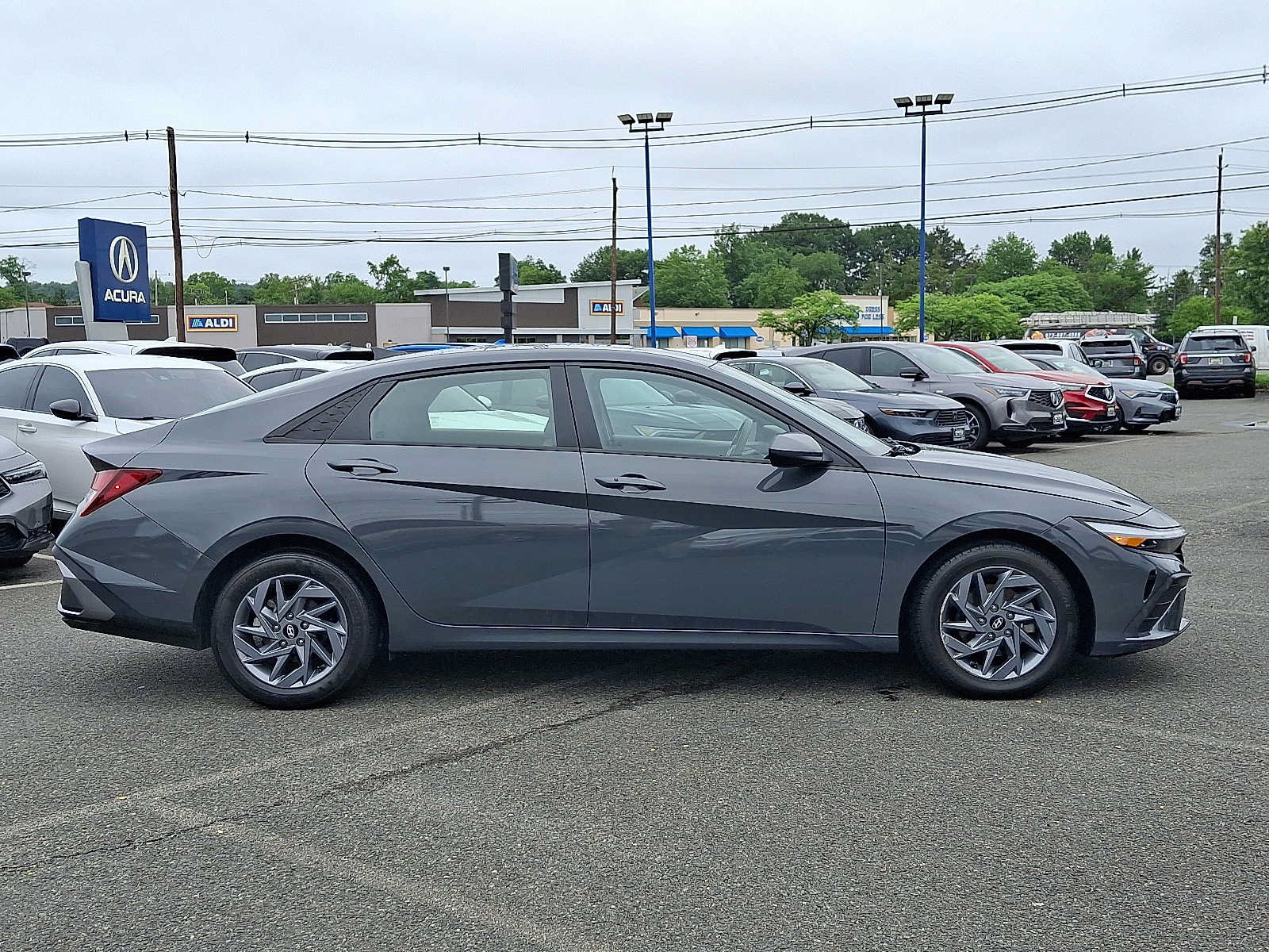 Used 2024 Hyundai Elantra SEL FWD image 8