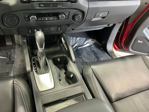 Used 2024 Nissan Frontier SL w/ Technology Package image 12