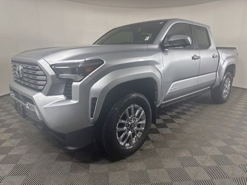 Used 2025 Toyota Tacoma Limited image 8