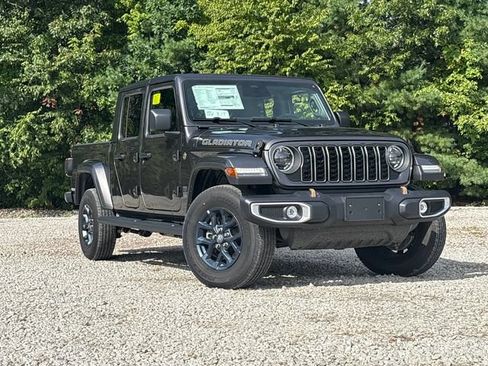 New 2026 Jeep Gladiator Sport AWD/4WD image 2