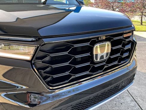 Used 2025 Honda Pilot TrailSport image 30