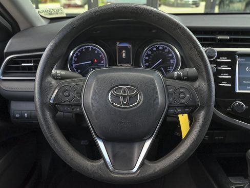 Used 2019 Toyota Camry LE image 19