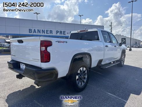 Used 2024 Chevrolet Silverado 2500 Custom w/ Custom Value Package image 5