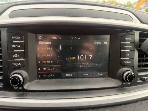 Used 2019 Kia Sorento FWD image 12