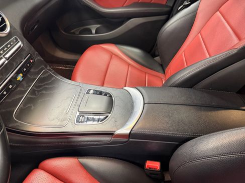 Used 2020 Mercedes-Benz GLC 300 4MATIC Coupe image 15