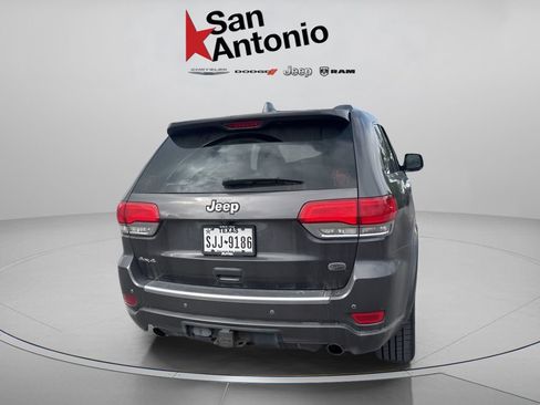 Used 2017 Jeep Grand Cherokee Overland AWD/4WD image 16
