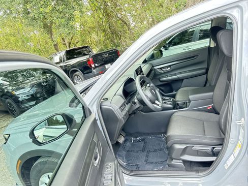 Used 2023 Honda CR-V LX image 10
