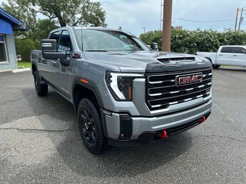 Used 2025 GMC Sierra 2500 AT4 AWD/4WD image 10