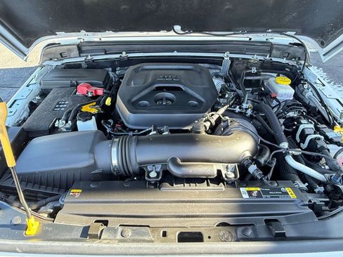 Used 2025 Jeep Wrangler Willys image 32