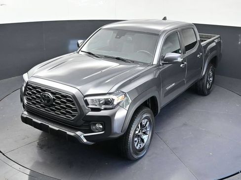 Used 2023 Toyota Tacoma TRD Off-Road w/ Technology Package AWD/4WD image 20