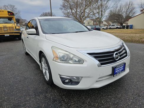 Used 2014 Nissan Altima 2.5 SL w/ Technology Package image 8