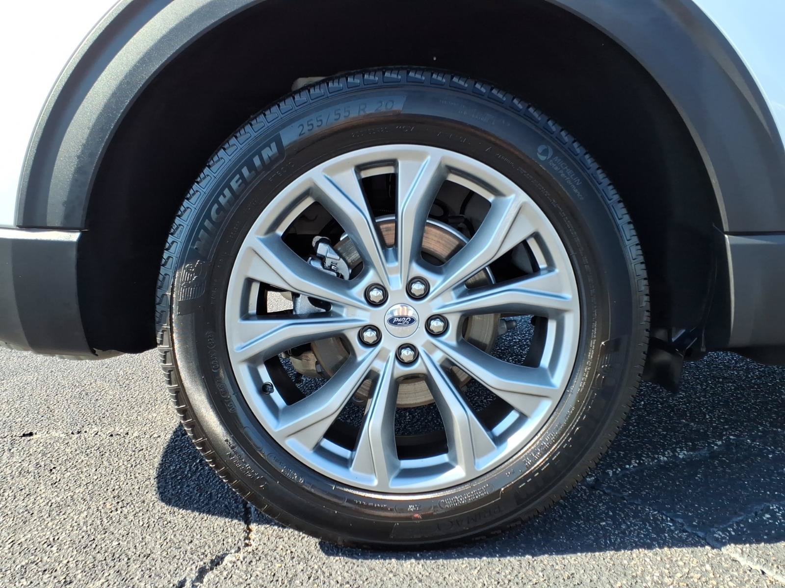 Certified 2023 Ford Explorer XLT w/ Equipment Group 202A AWD/4WD image 9