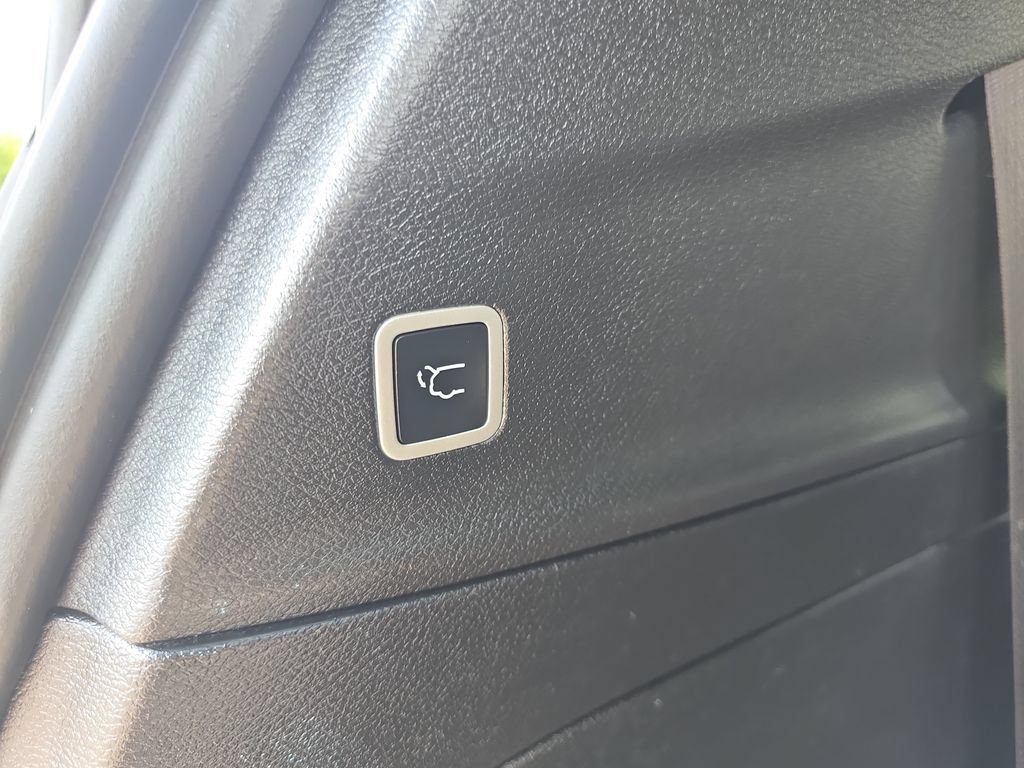 Used 2025 Chrysler Pacifica Select FWD image 14