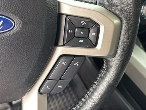 Used 2019 Ford F150 Lariat w/ Equipment Group 502A Luxury AWD/4WD image 16