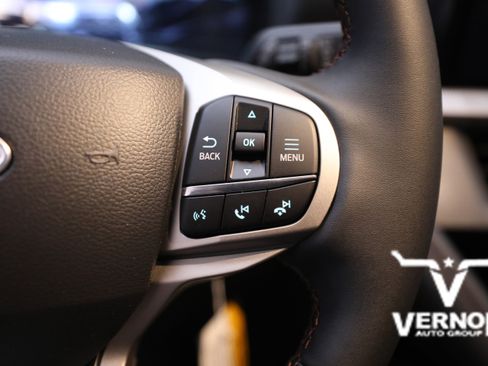 New 2025 Ford Explorer Active image 24