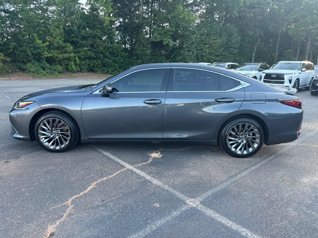 Used 2025 Lexus ES 300h Ultra Luxury w/ Accessory Package (Z2) FWD image 9