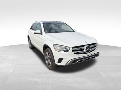 Used 2022 Mercedes-Benz GLC 300 4MATIC image 3