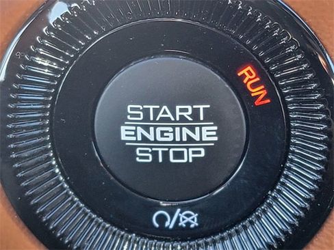 Certified 2024 Jeep Compass Limited image 6