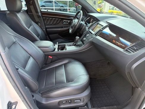 Used 2016 Ford Taurus Limited FWD image 15