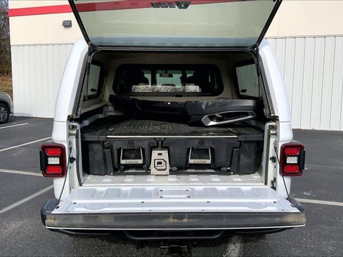 Used 2021 Jeep Gladiator Sport image 23