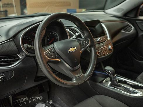Used 2022 Chevrolet Malibu LT image 9