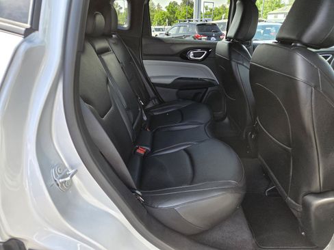 Used 2025 Jeep Compass Limited AWD/4WD image 18