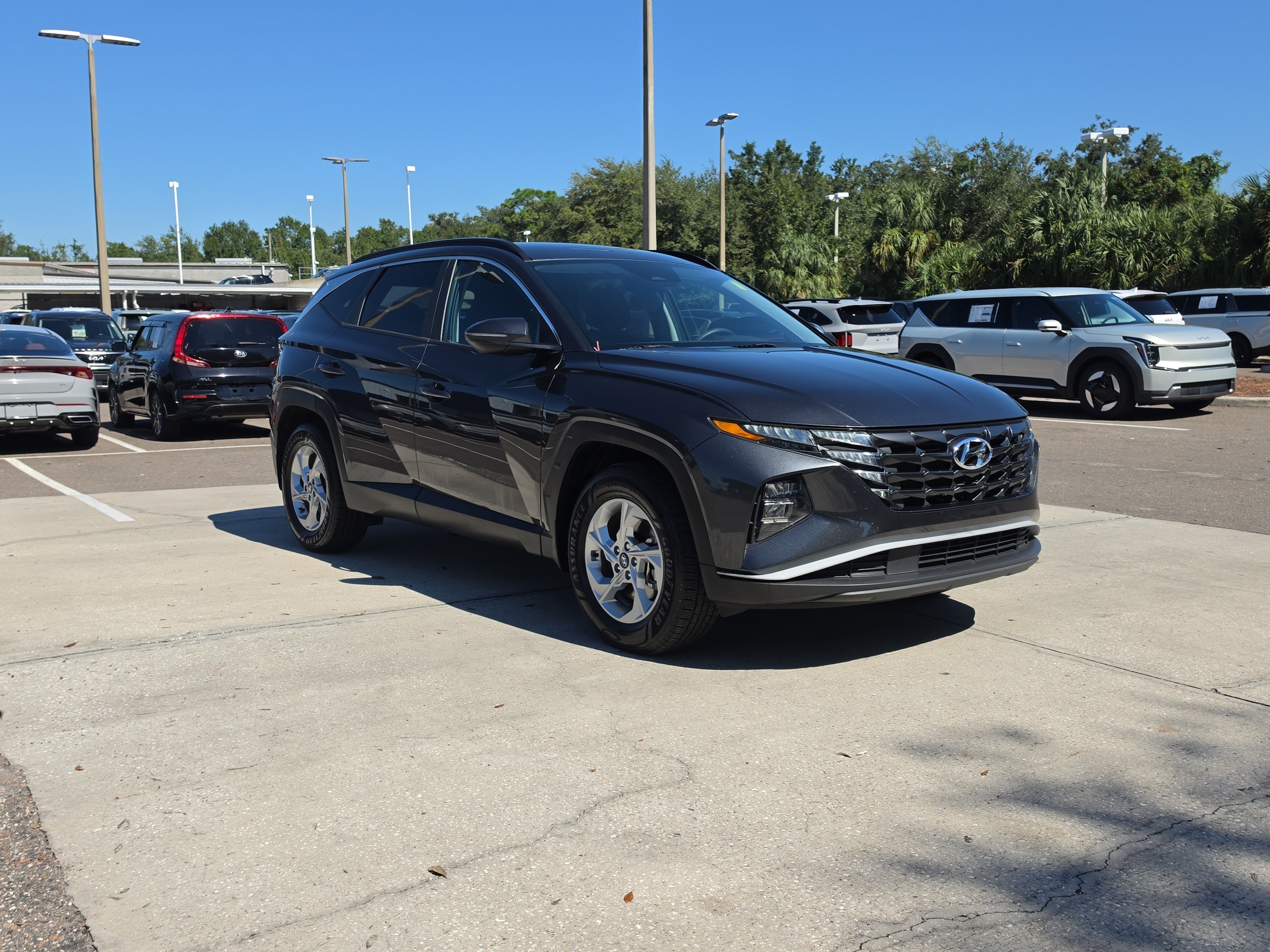 Used 2022 Hyundai Tucson SEL w/ Cargo Package FWD image 2