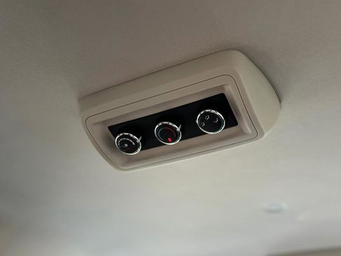 Used 2019 Dodge Grand Caravan SE image 27