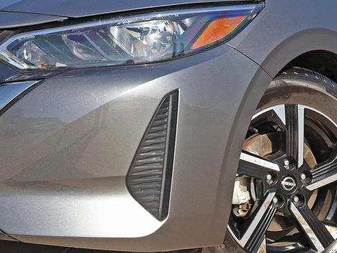 Used 2024 Nissan Sentra SV FWD image 10