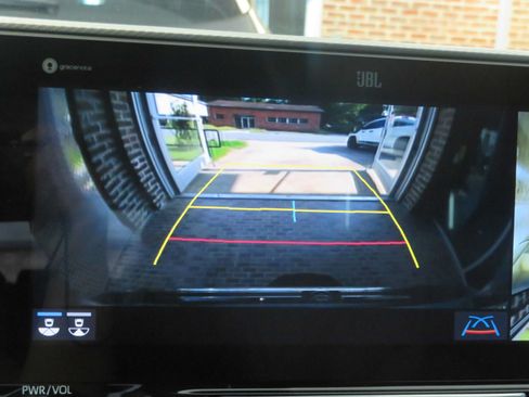 Used 2021 Toyota Highlander Platinum FWD image 57