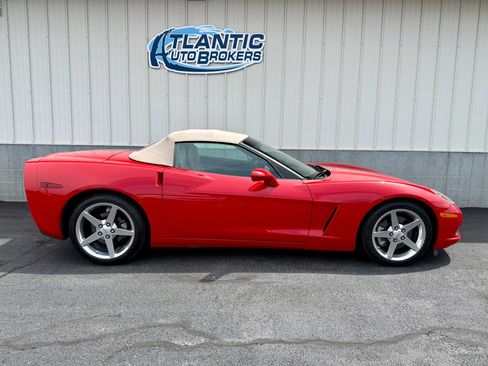 Used 2005 Chevrolet Corvette Convertible w/ Preferred Equipment Group RWD image 24
