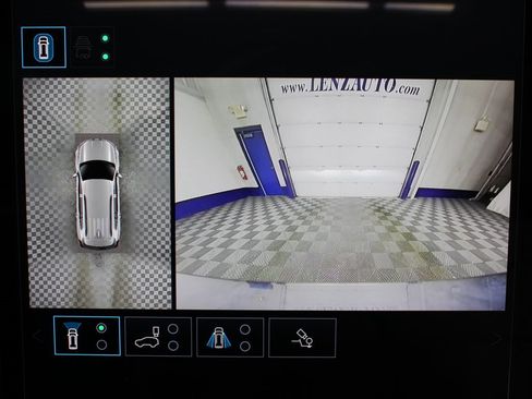 Used 2024 GMC Acadia Denali image 16