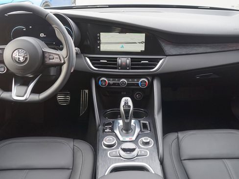 New 2024 Alfa Romeo Giulia Sprint image 29